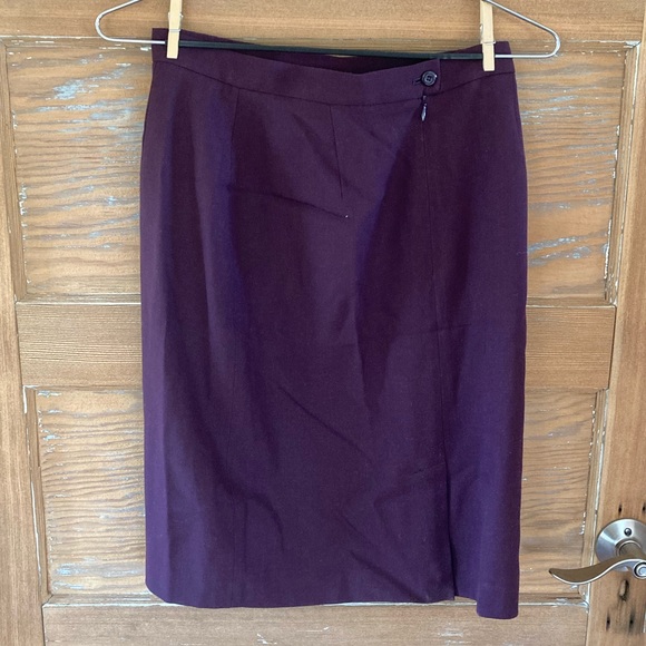 100% Wool Skirt with lining - Picture 3 of 9